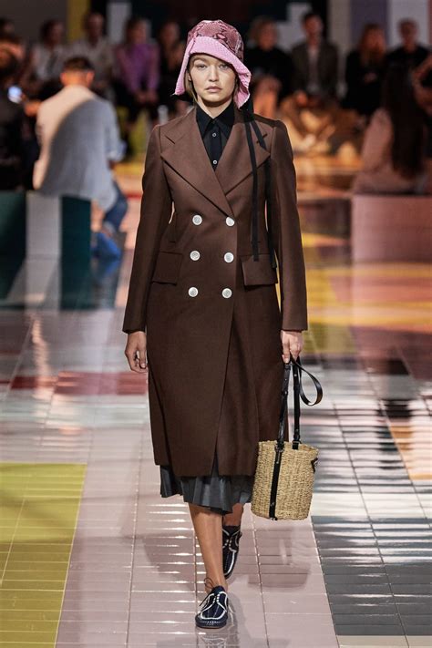 sfilata prada 18 settembre 2019|PRADA SPRING/SUMMER 2020 WOMENSWEAR .